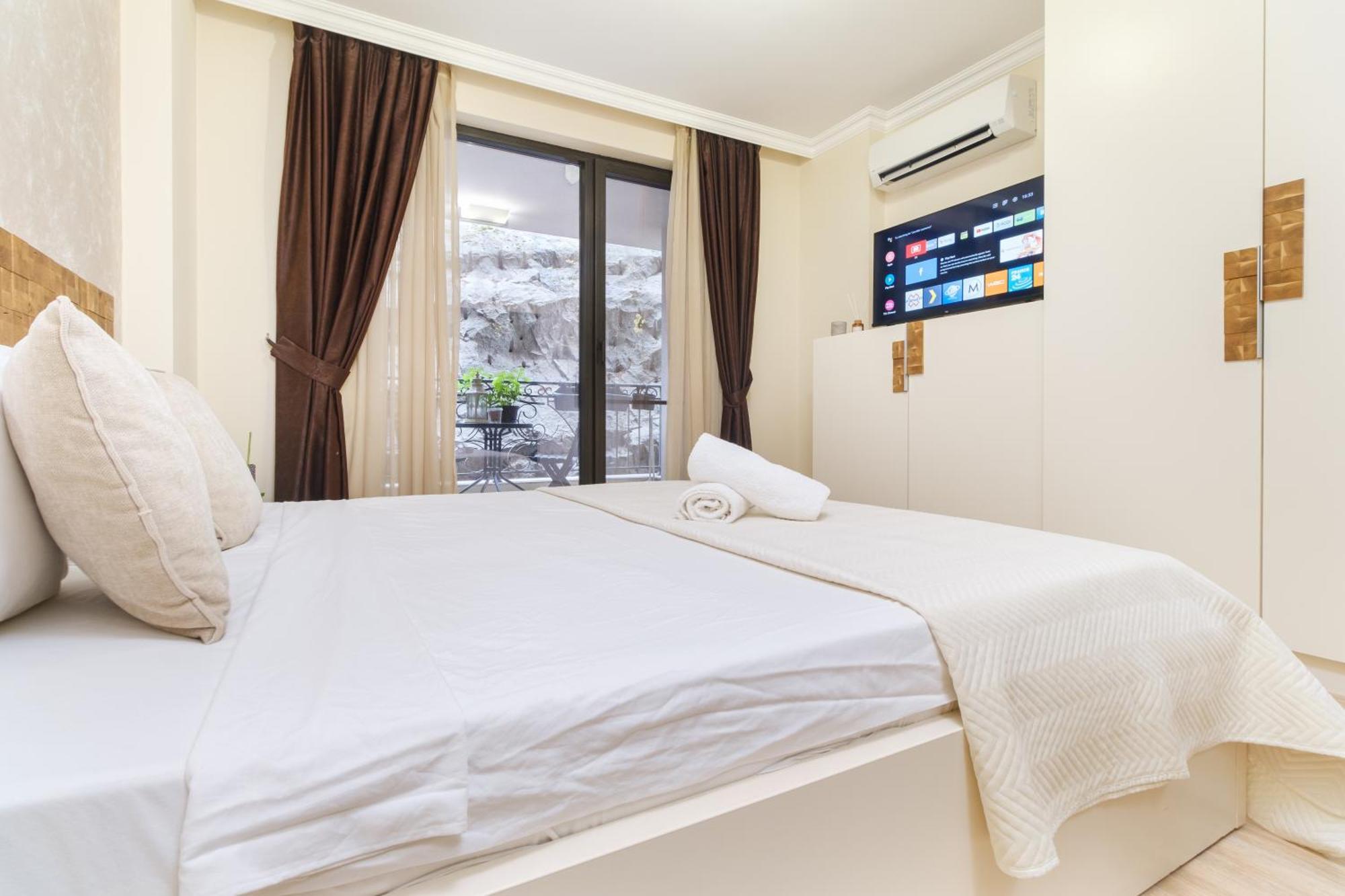 Chic Luxury Escape Close To Kapana Area Διαμέρισμα